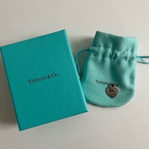 Tiffany & Co. Return to Tiffany Pendant
